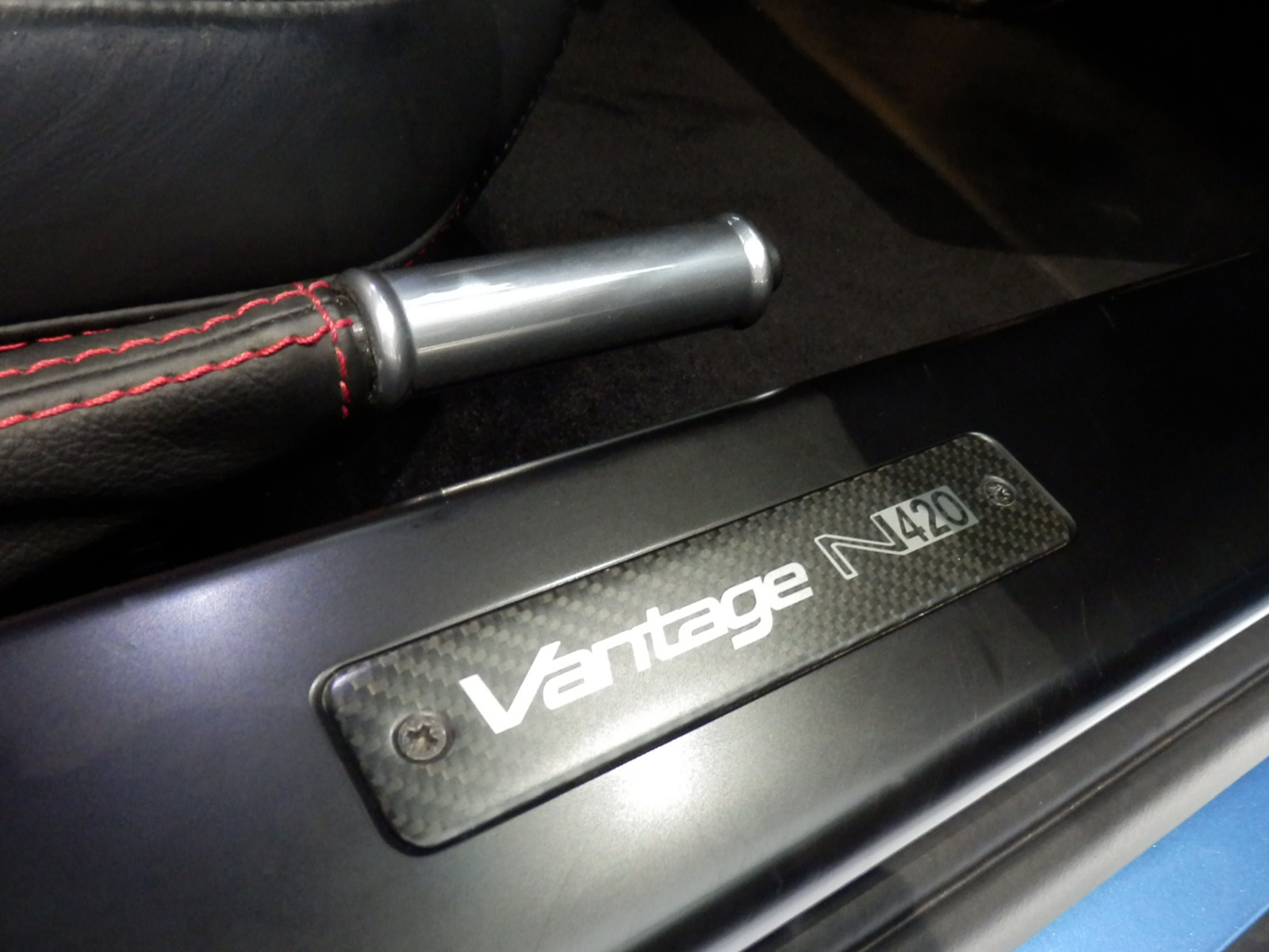 V8 ヴァンテージ N420 プレート