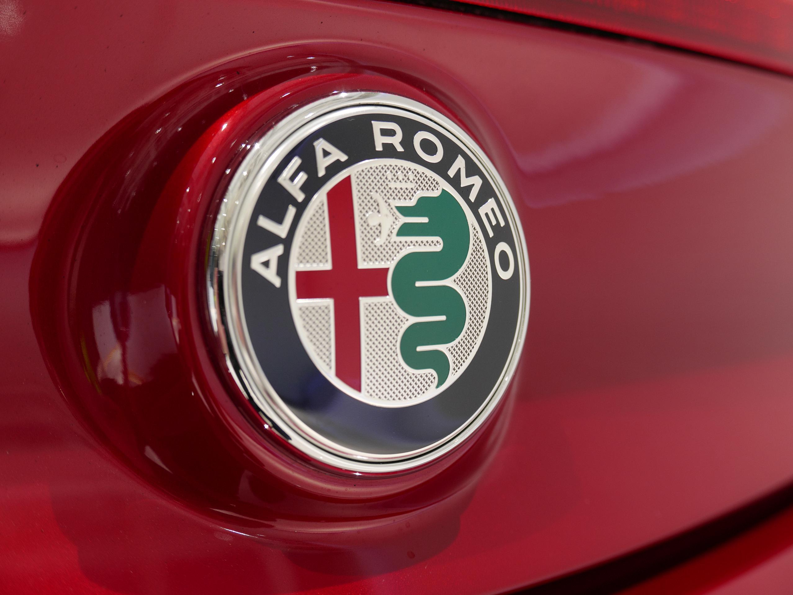Alfa Romeo 4C 33 Stradale Tributo