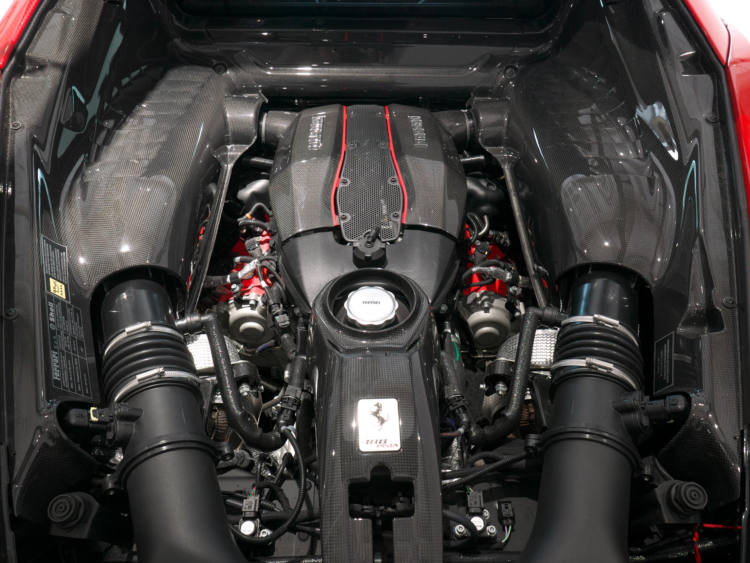 フェラーリ 488 ピスタ ピロティ V8エンジン