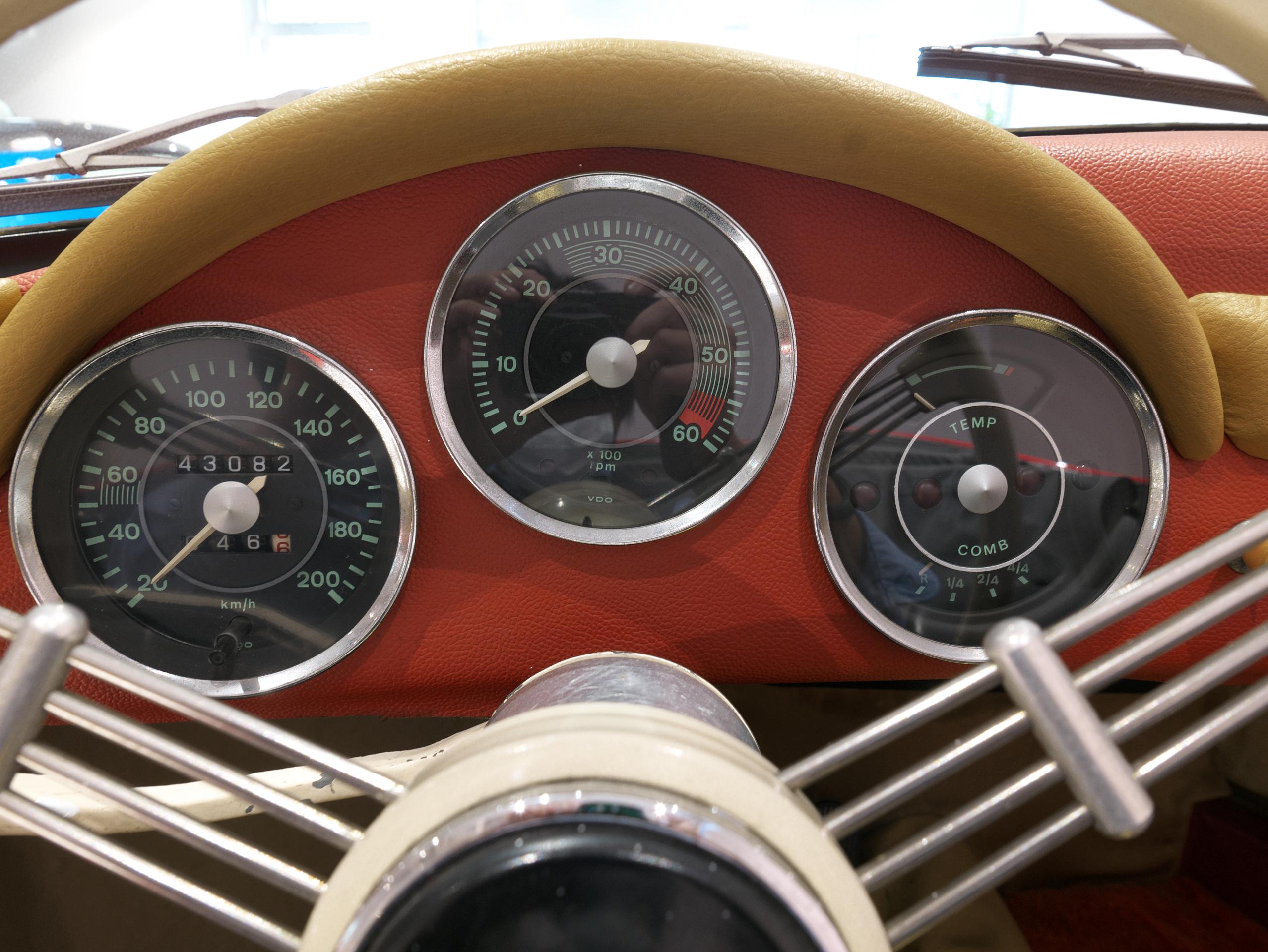 ポルシェ 356スピードスター レプリカ インパネ