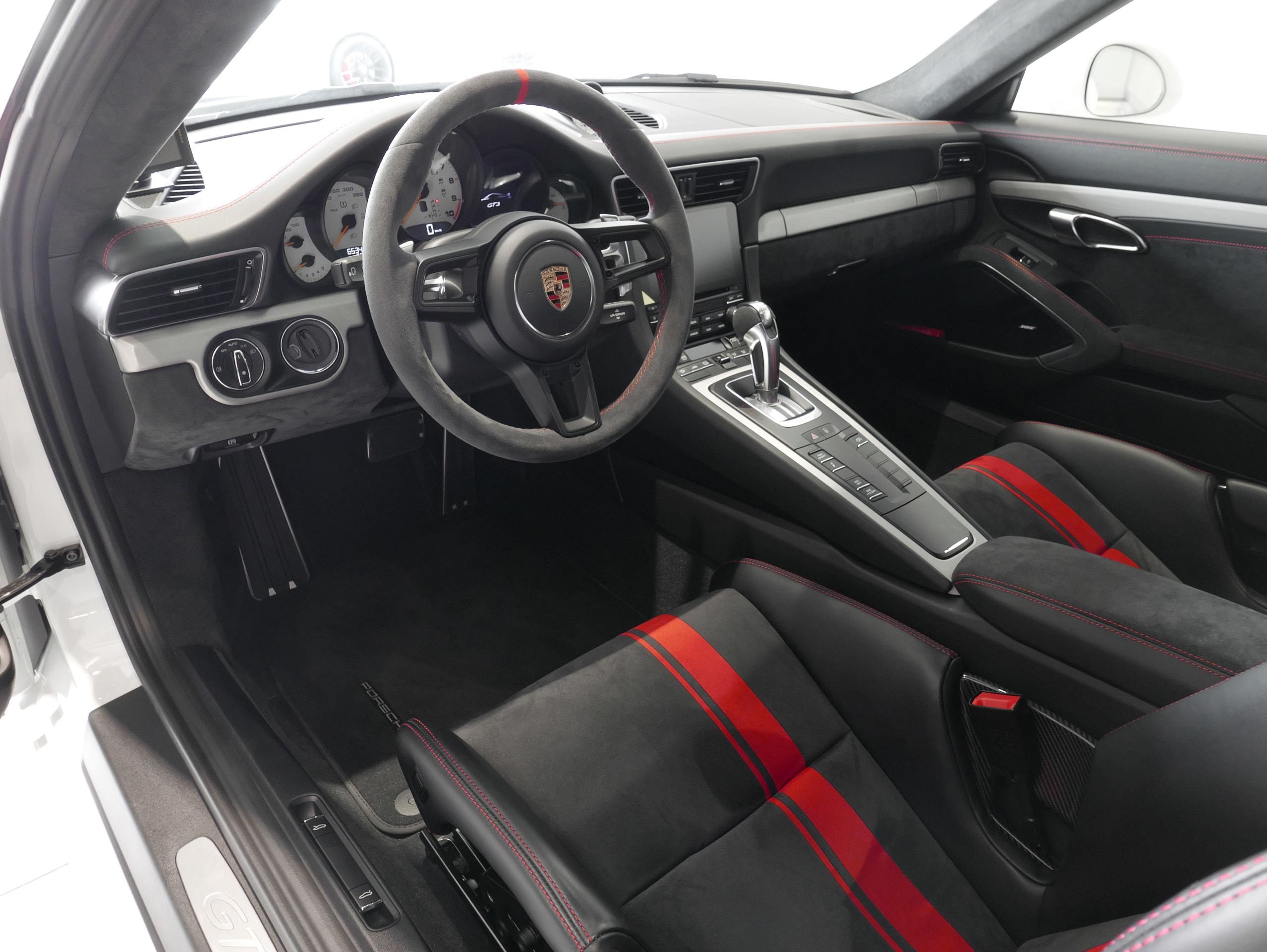 ポルシェ 911 GT3 クラブスポーツ 991.2 運転席