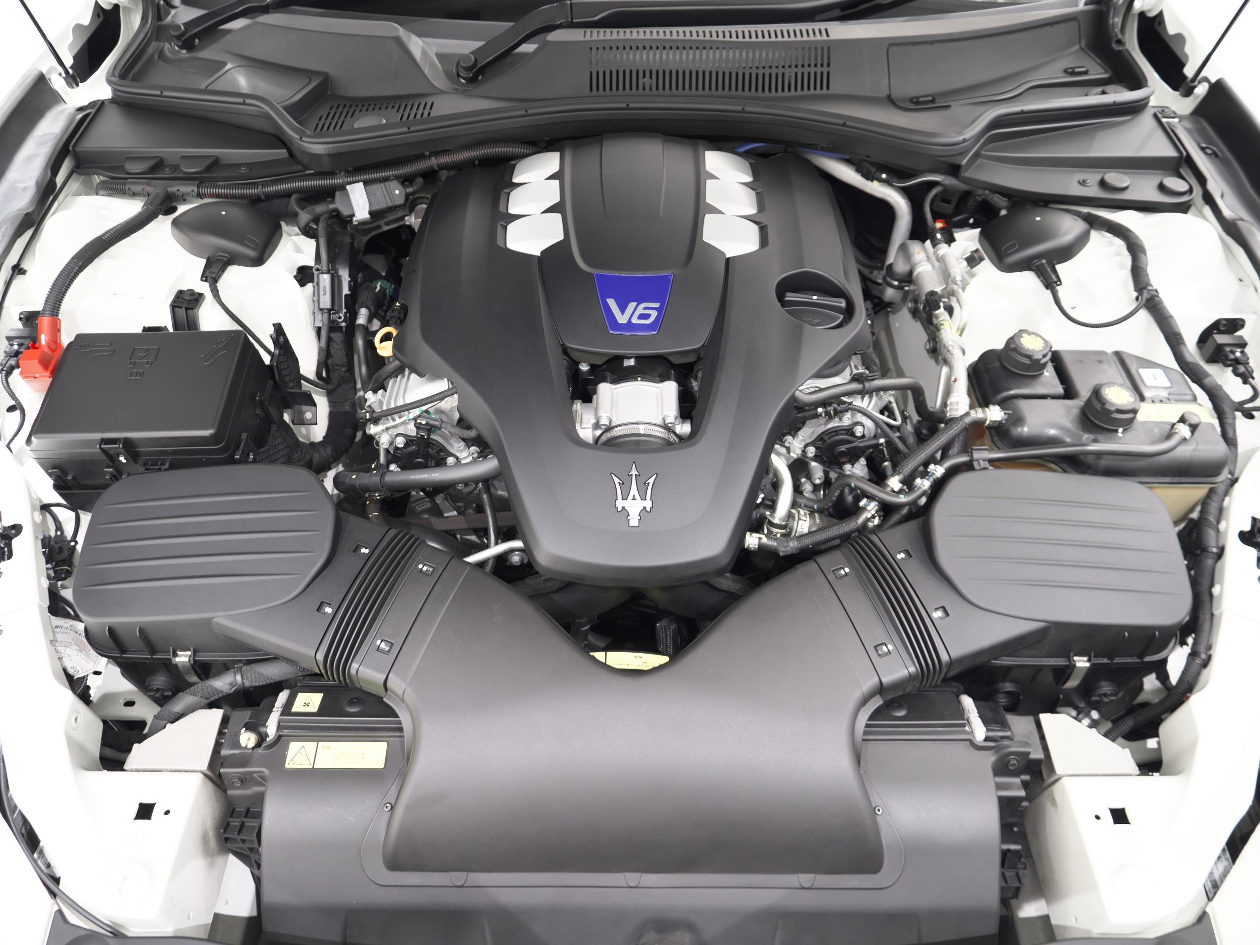 マセラティ ギブリ S グランスポーツ V6エンジン