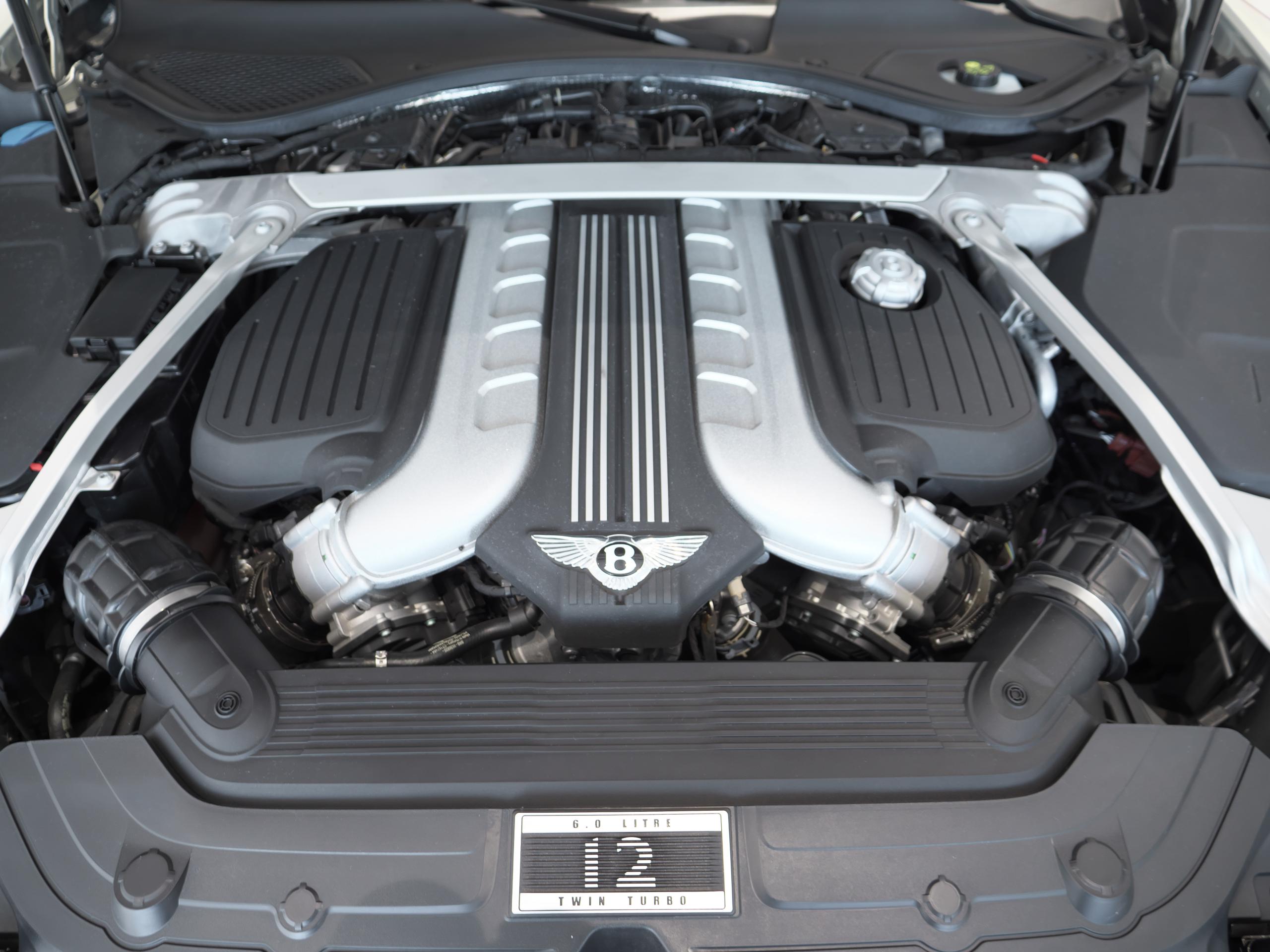 ベントレー コンチネンタルGT W12 12気筒エンジン