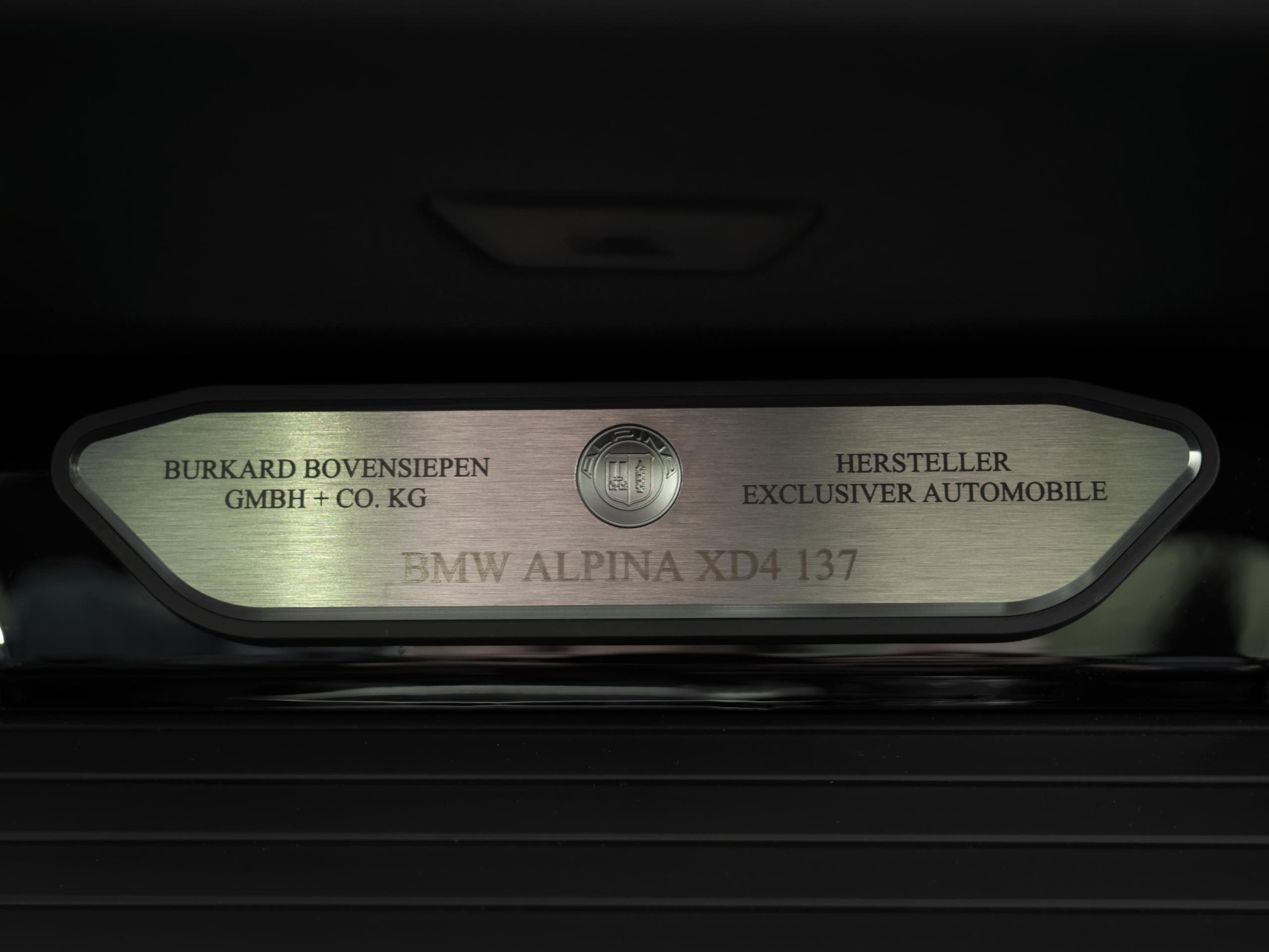 BMWアルピナ XD4 アルラット フラメンコレッド プレート