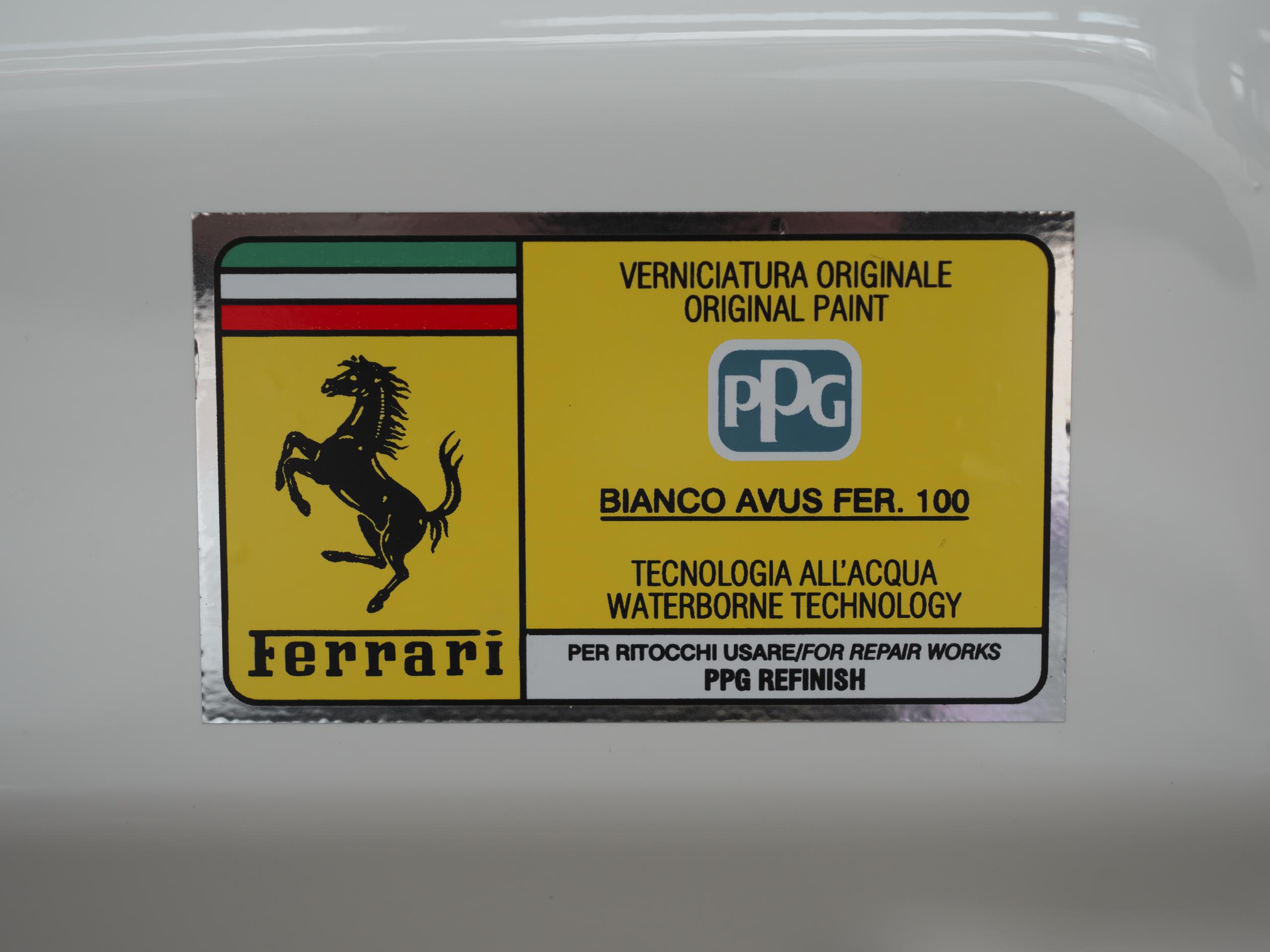 フェラーリ 812GTS ビアンコアヴス カラーコード