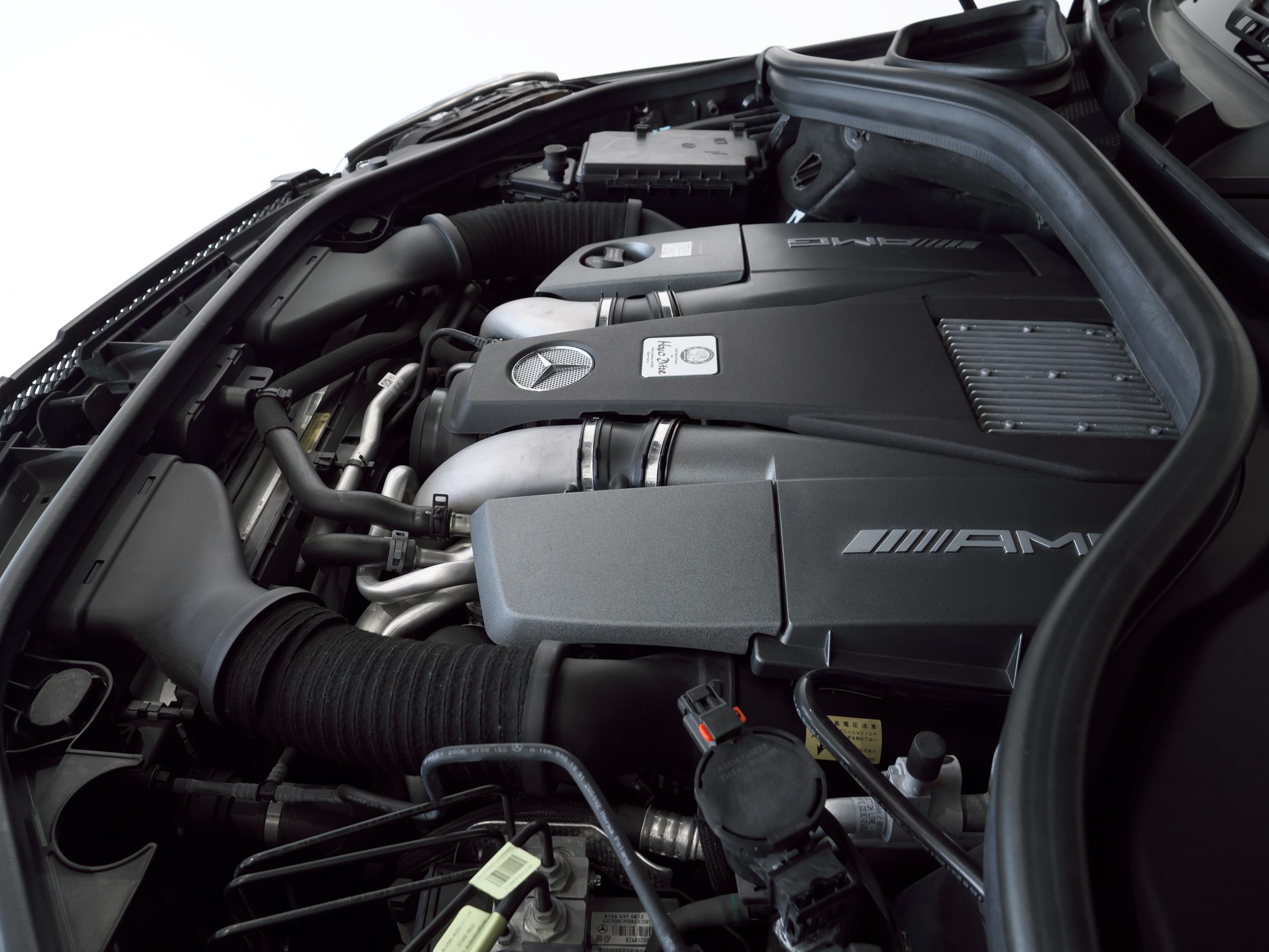 メルセデスベンツ GL63 AMG エンジン