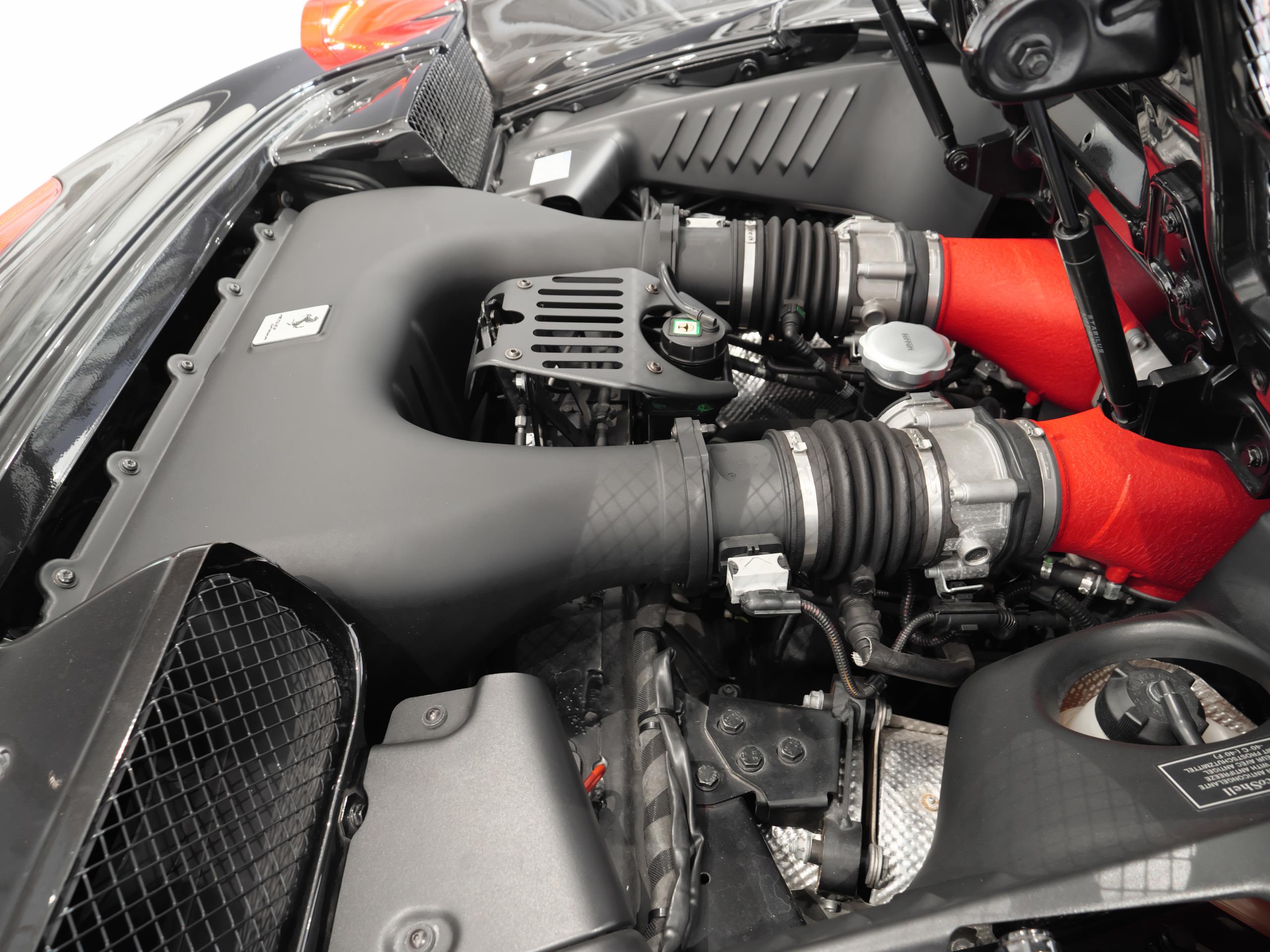 フェラーリ 458スパイダー ネロデイトナ エンジン