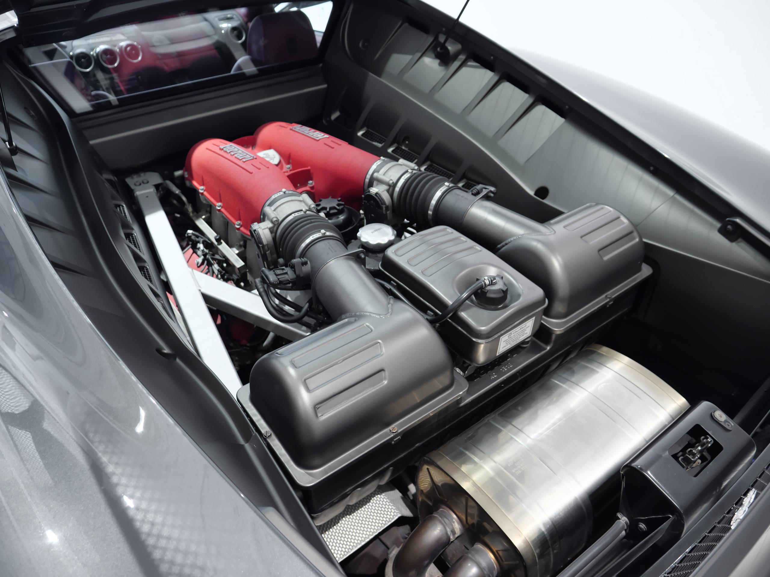 フェラーリ F430 F1 グリジオシルバーストーン エンジンルーム