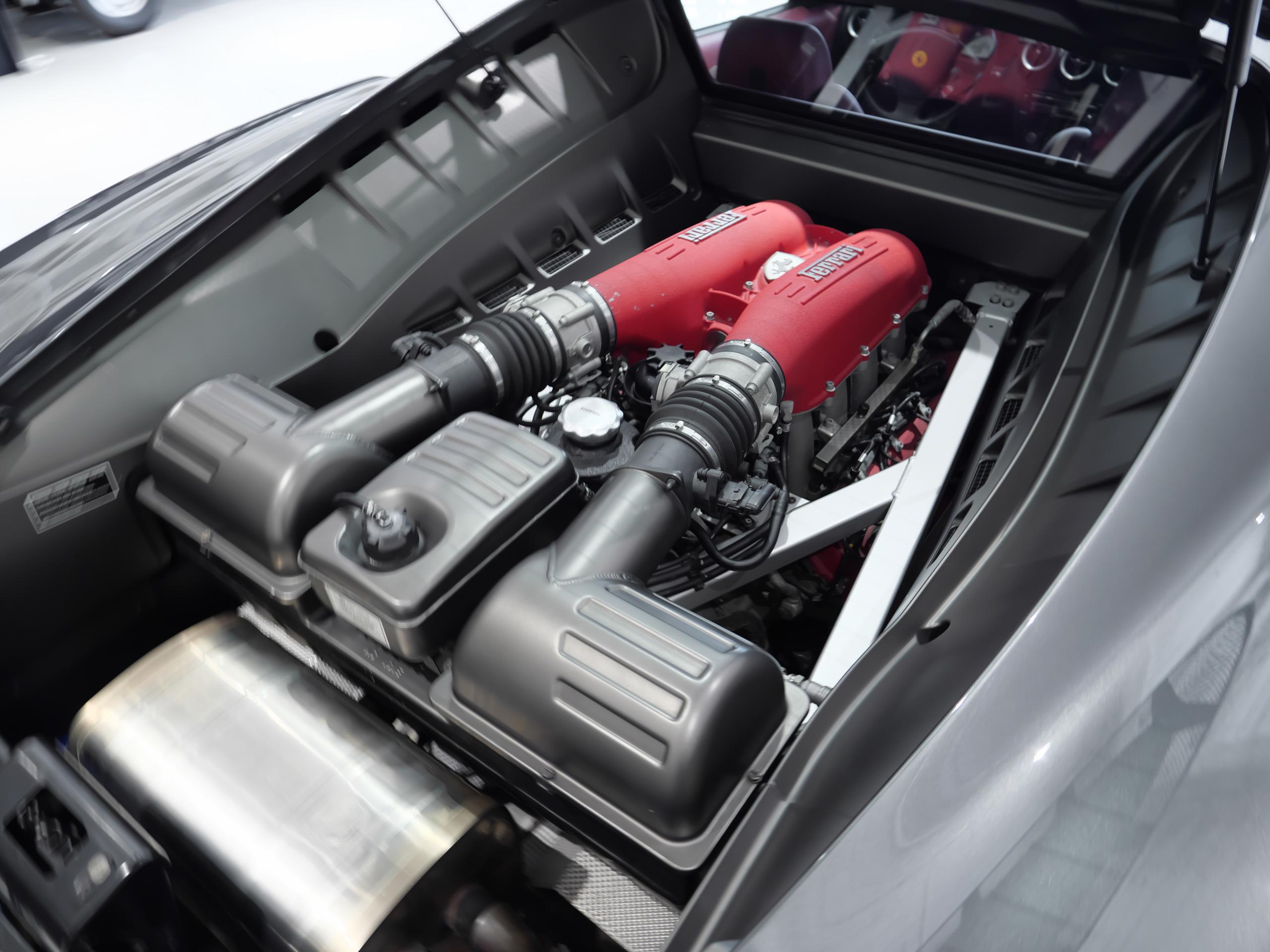 フェラーリ F430 F1 グリジオシルバーストーン エンジン コンパートメント