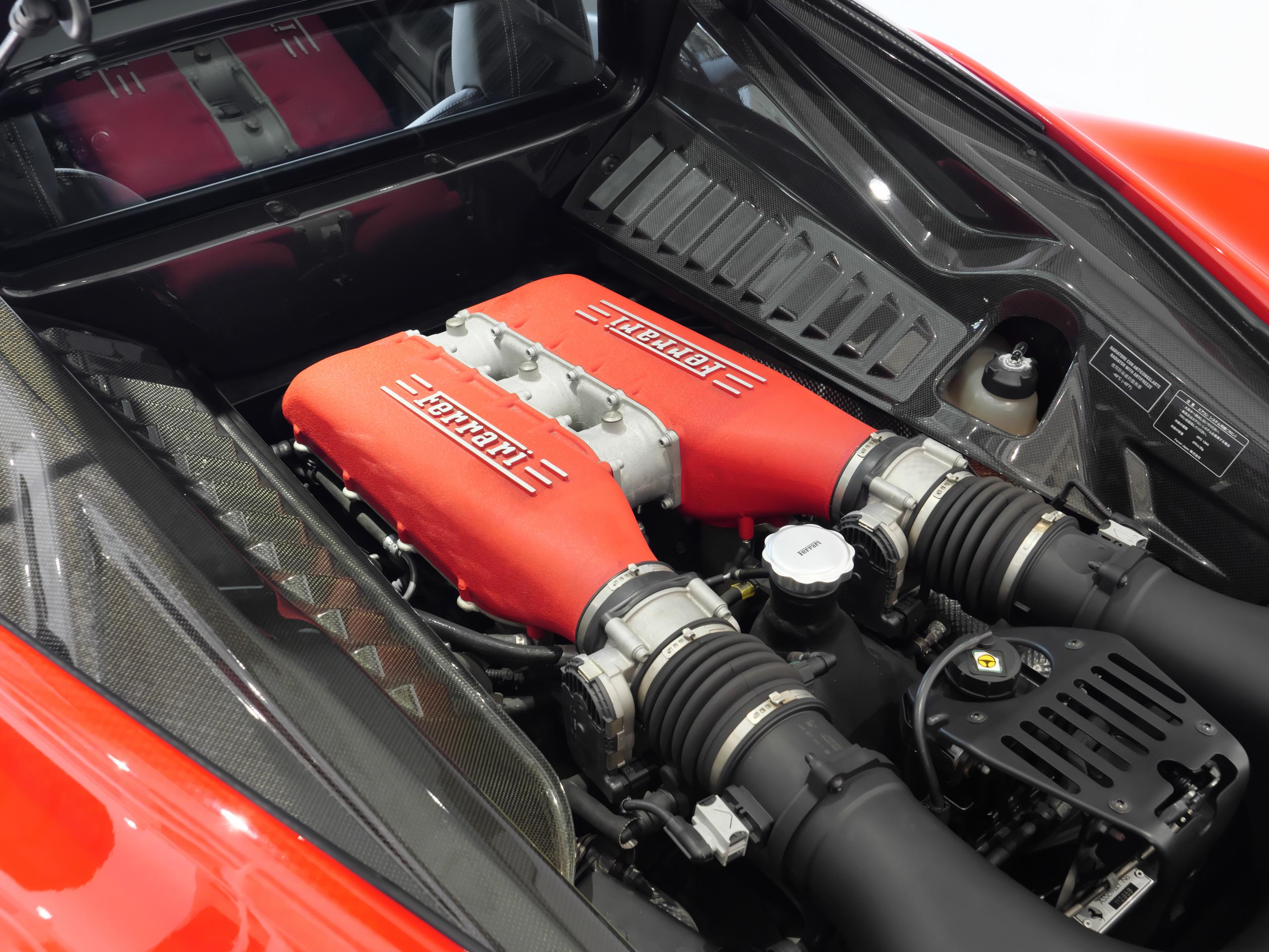 フェラーリ 458 イタリア ロッソコルサ V8エンジン