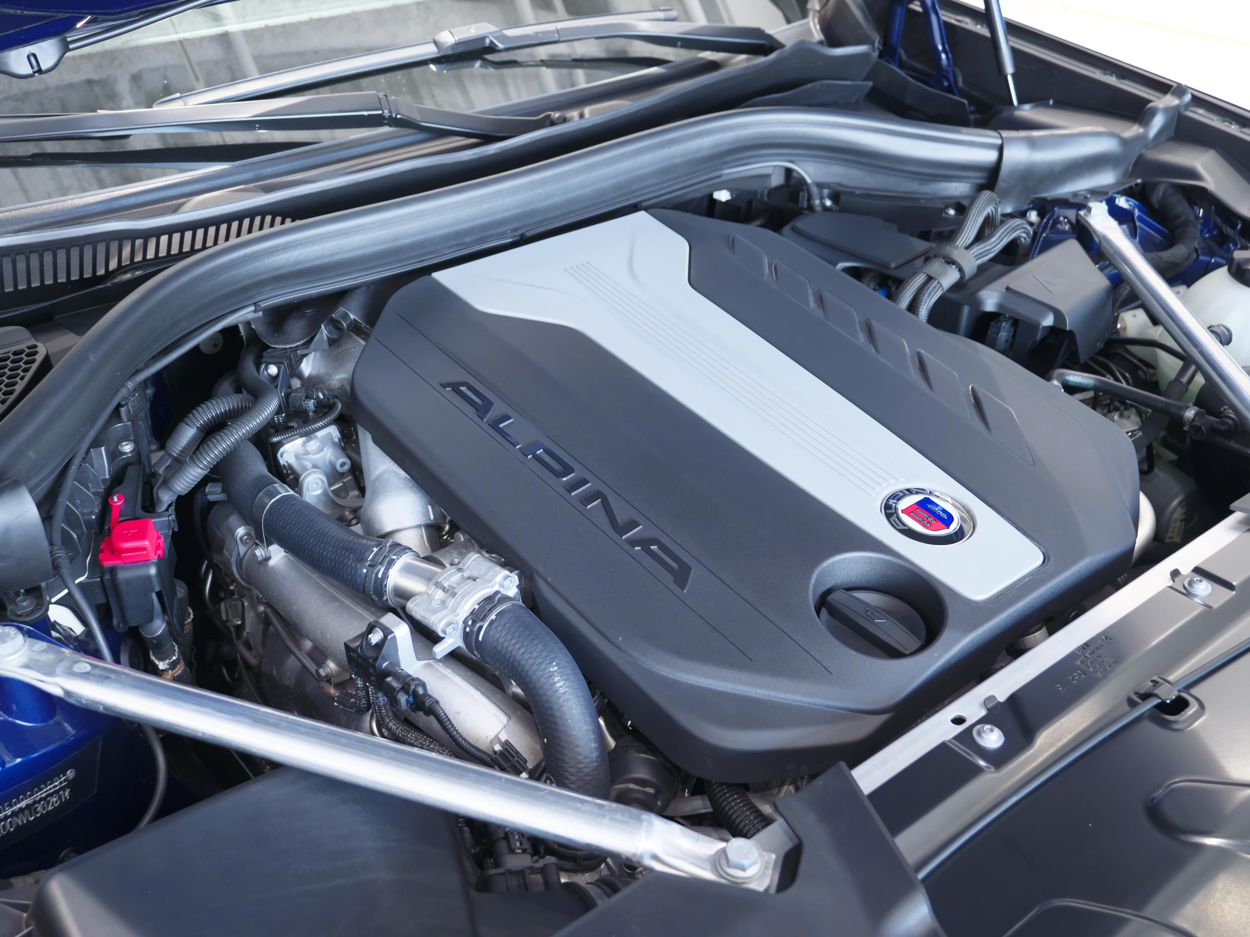 BMW アルピナ XD4 アルラット ファイトニックブルー 直列6気筒エンジン