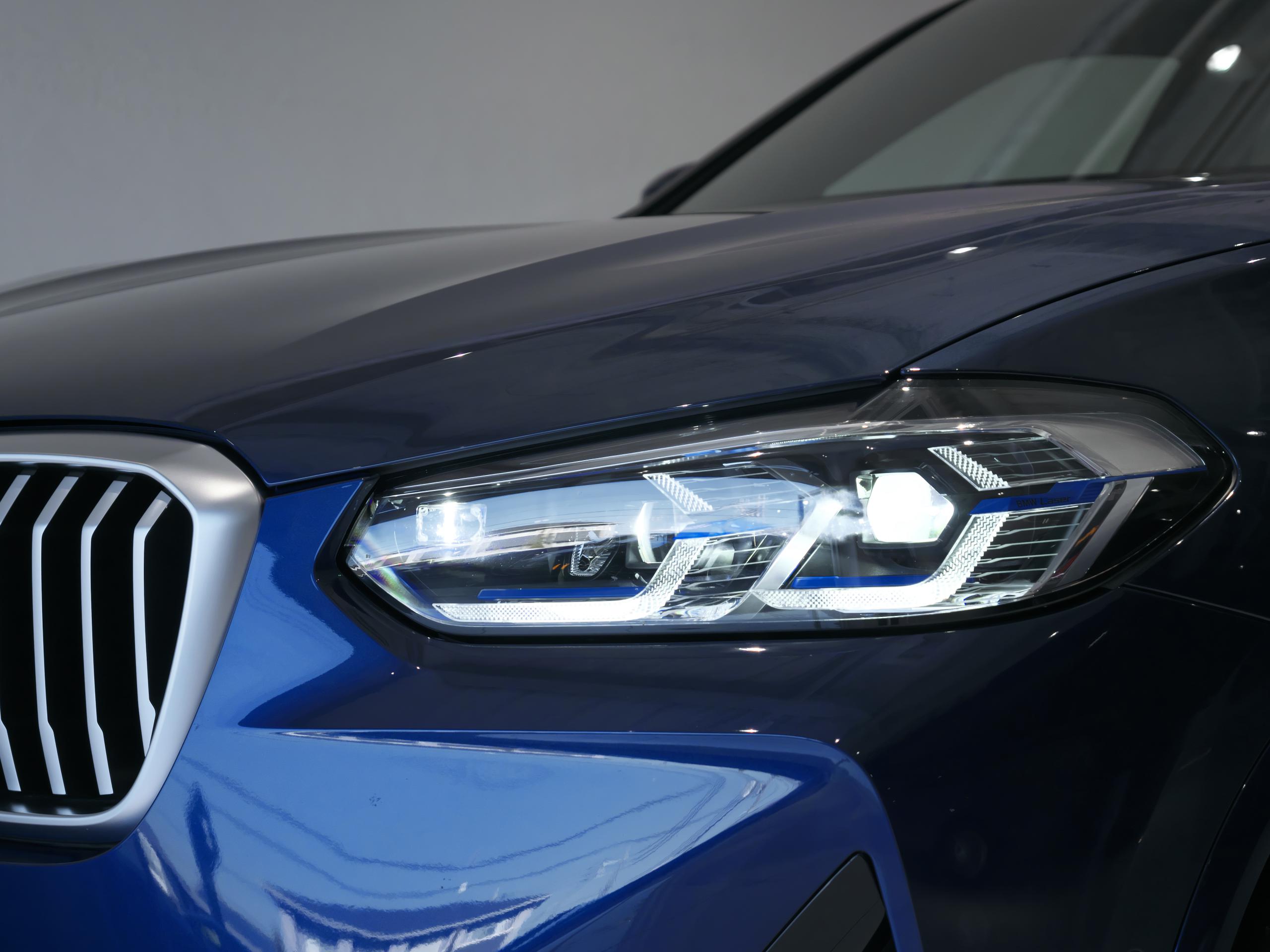 BMW アルピナ XD4 アルラット ファイトニックブルー ヘッドライト